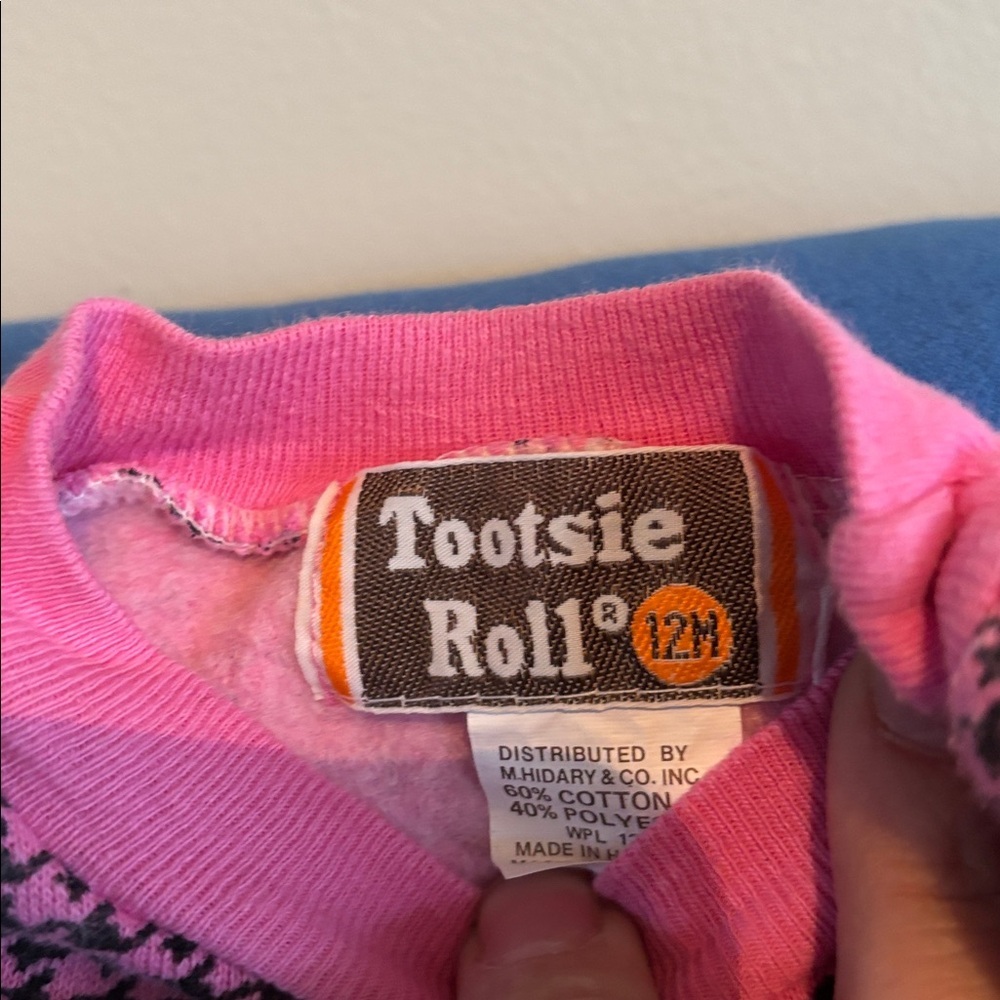 Rare vintage Tootsie roll bunny sweater, baby pink Easter - Picture 3 of 3